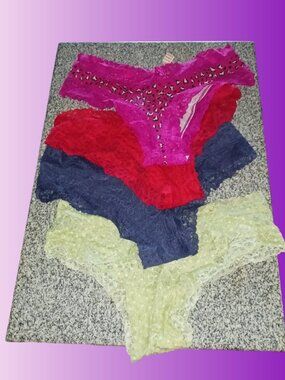 Victoria’s Secret Lace Panty Bundle – Size L (NWT)